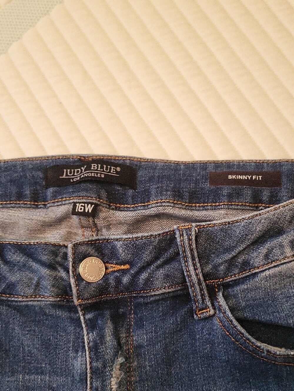 Judy Blue Medium Blue Distressed Cropped Jeans - Picture 2 of 6